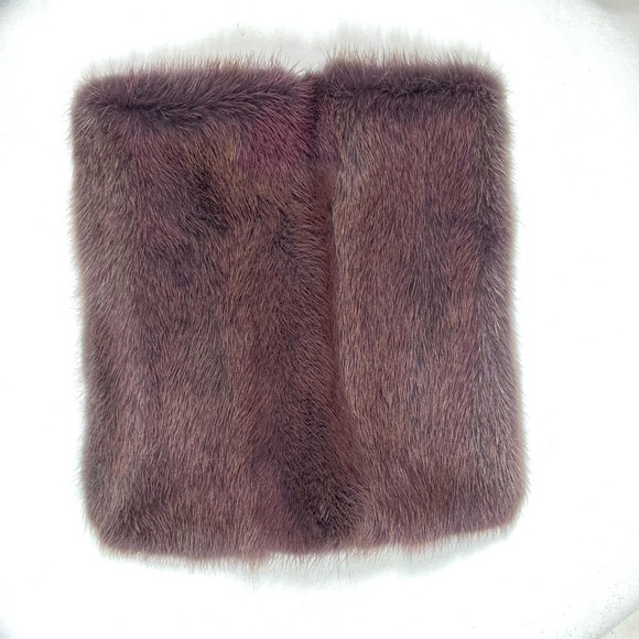 Fur Wallet / Phone Holder - Purple Mink - Picture 2 of 3